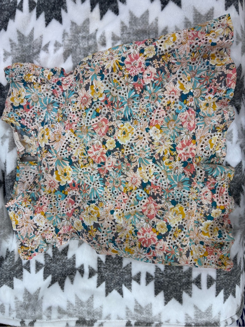 Floral Ruffle Sleeve Women’s Top - Multicolor (with pets)